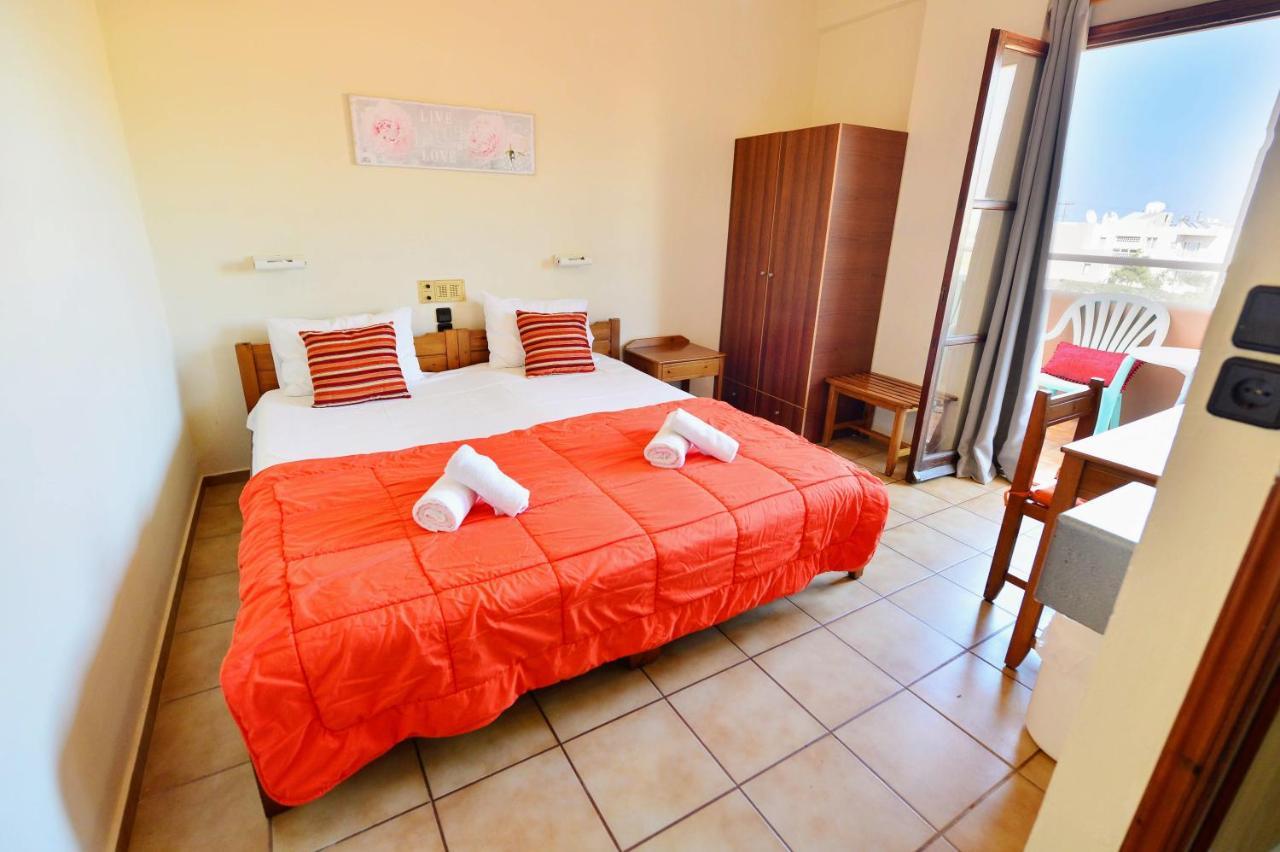 Vergas Hotel Malia ภายนอก รูปภาพ